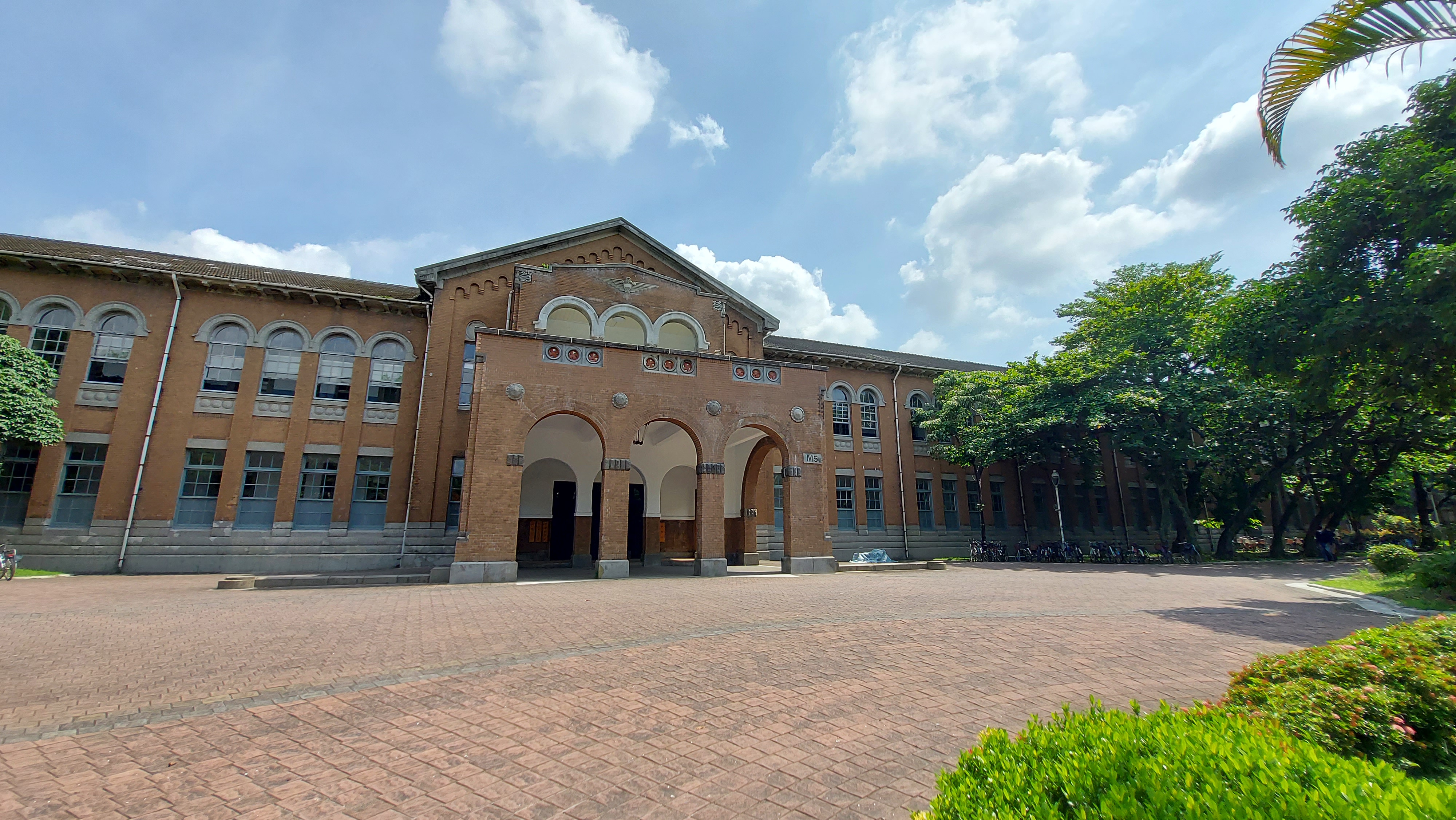 Claustro del edificio histórico